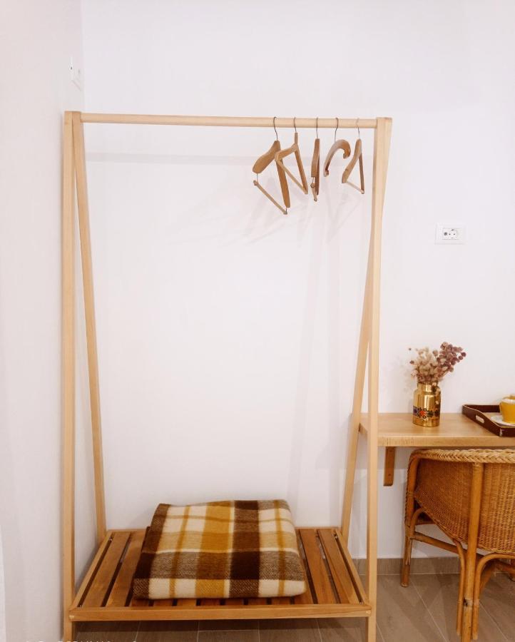 ELÉA Guesthouse himare Esterno foto