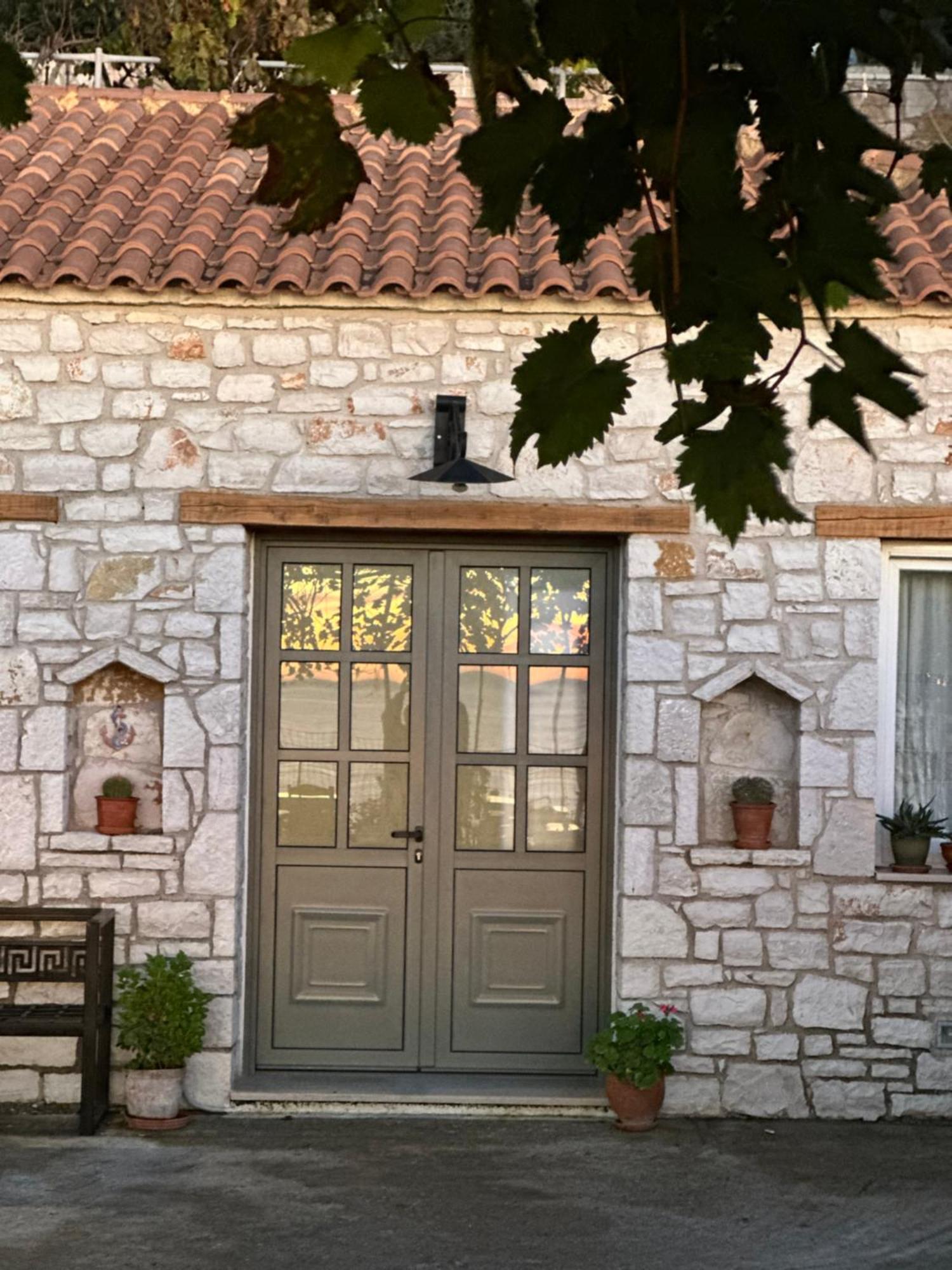 ELÉA Guesthouse himare Esterno foto