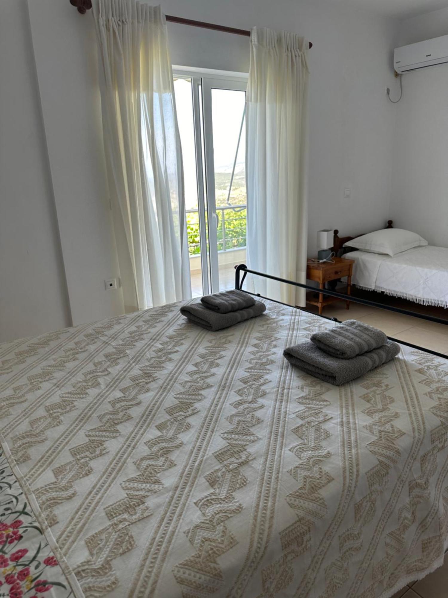 ELÉA Guesthouse himare Esterno foto